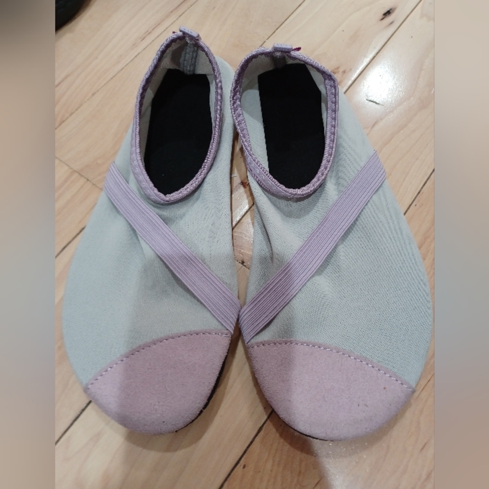 FitKicks Active LifeStyle Women's Footwear Foldable Breathable Sz M